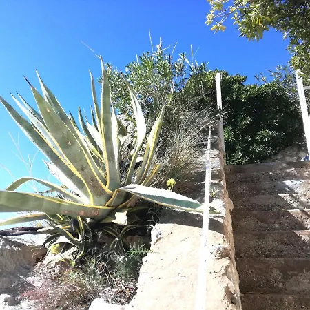 House On The Cliff Apartmán