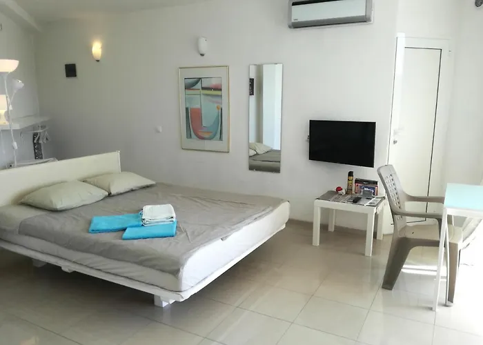 Apartament House On The Cliff