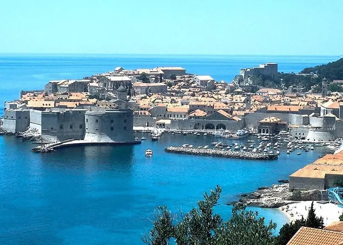 Apartament House On The Cliff